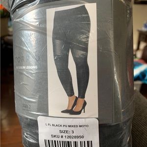 Torrid size 3 leggings